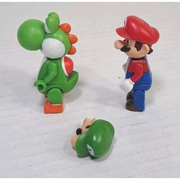MEGA BLOKS Super Mario Bros Mario Yoshi Luigi Head Mini Figures Toy Parts Lot - Picture 4 of 4